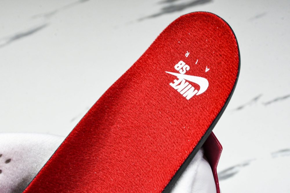 AJ4 Retro SB 'Varsity Red' (Friends & Family) - Image 14