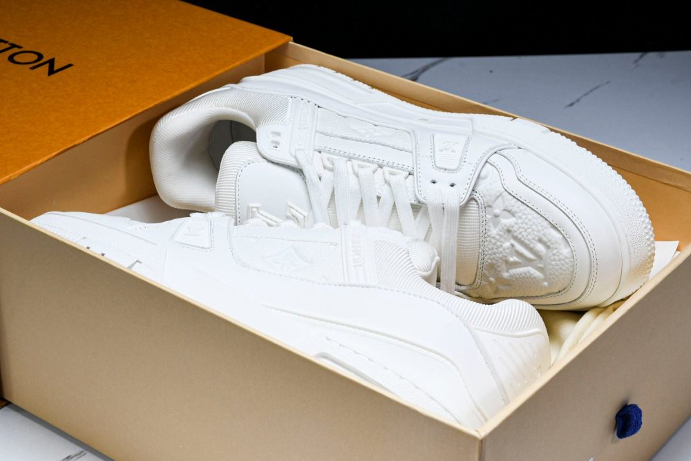 Louis Vuittоп Trainer Low 'White Embossed' - Image 19
