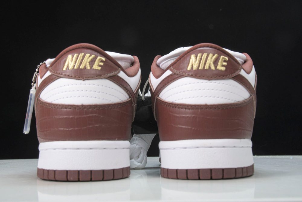 Supreme x SB Dnk Low Stars 'Barkroot Brown' - Image 7