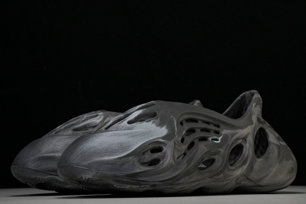 Yzy Foam RNNR 'MX Granite' - Image 2