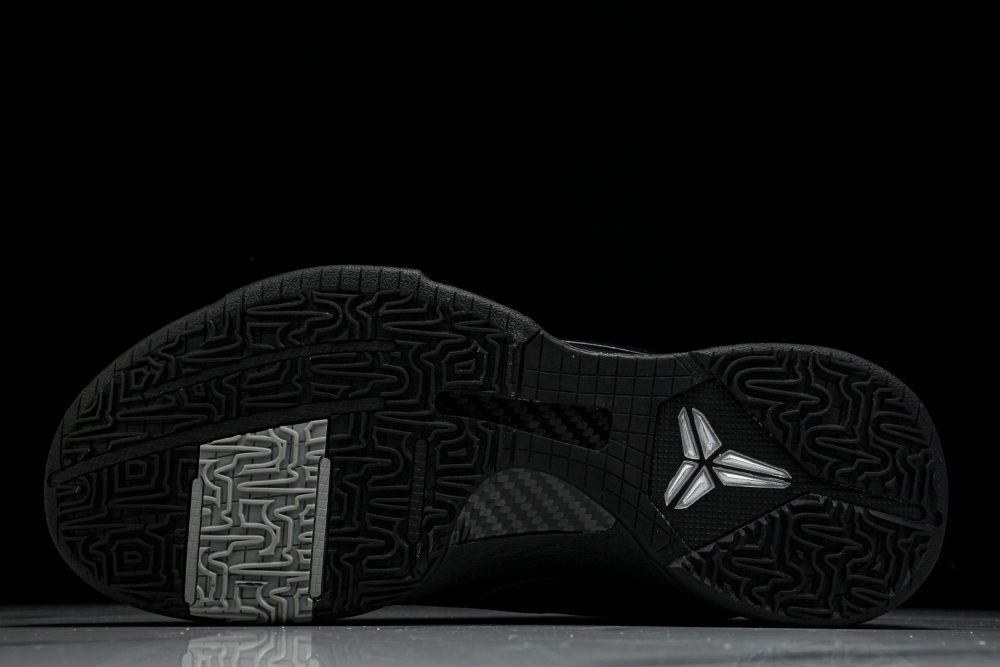 Kobe 5 'Blackout' - Image 5