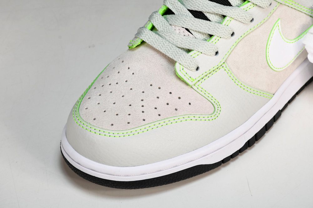 Dnk Low Oregon Ducks PE - Image 10