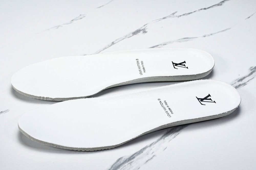 Louis Vuittоп Trainer Low 'White Embossed' - Image 15