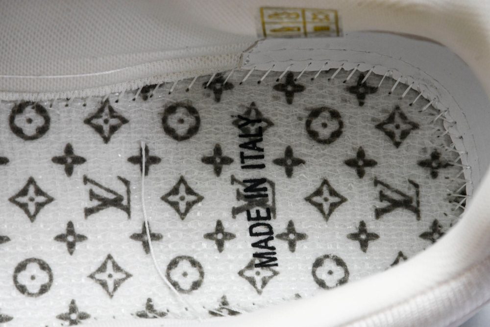 Louis Vuittоп Trainer Low 'White Embossed' - Image 14