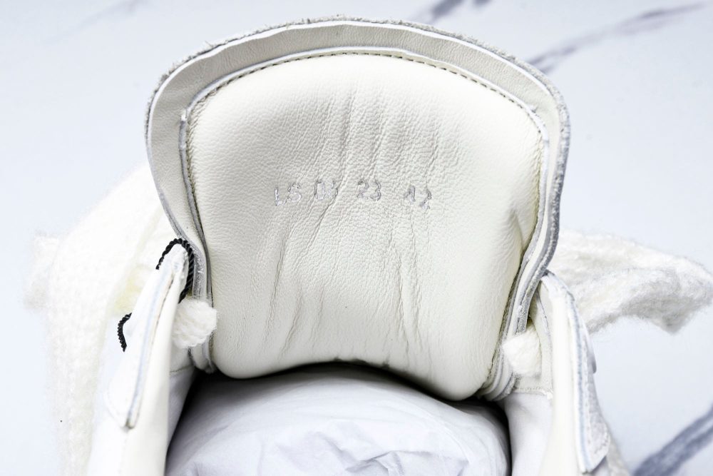D1or B33 Gravity Leather 'Oblique Triple White' - Image 12