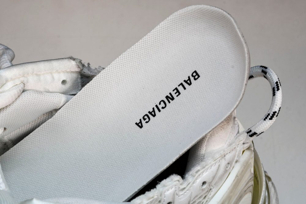 Runner 'White' - Image 13
