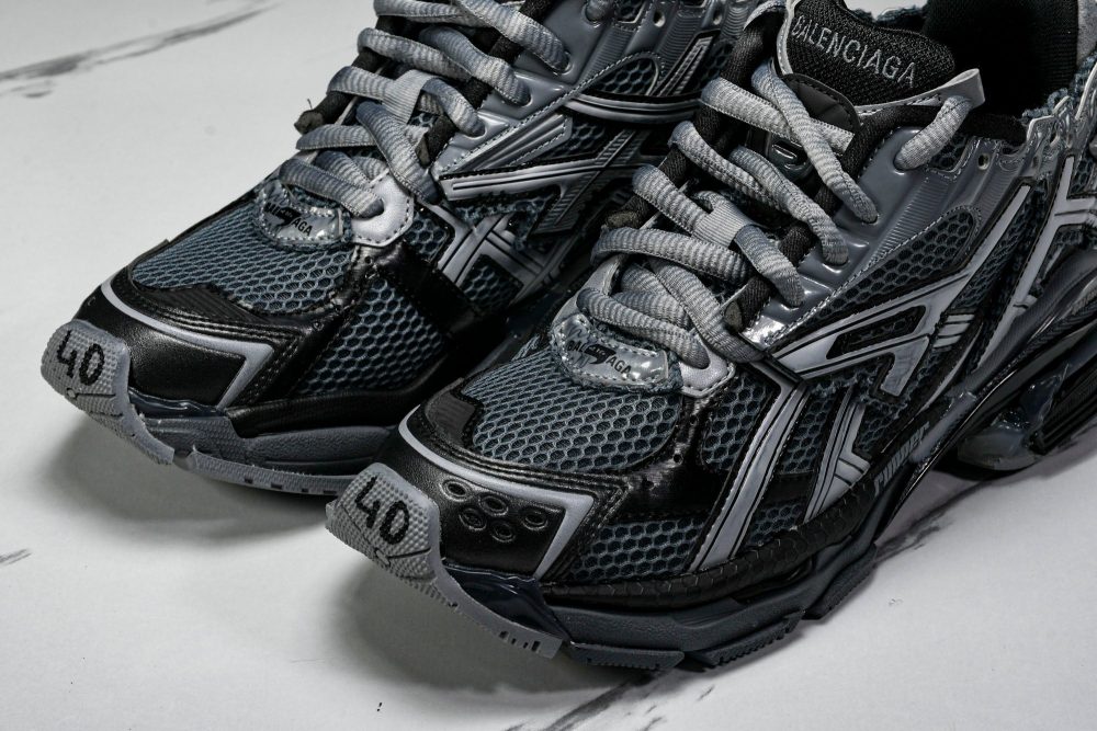 Runner 'Dark Grey Black' - Image 20
