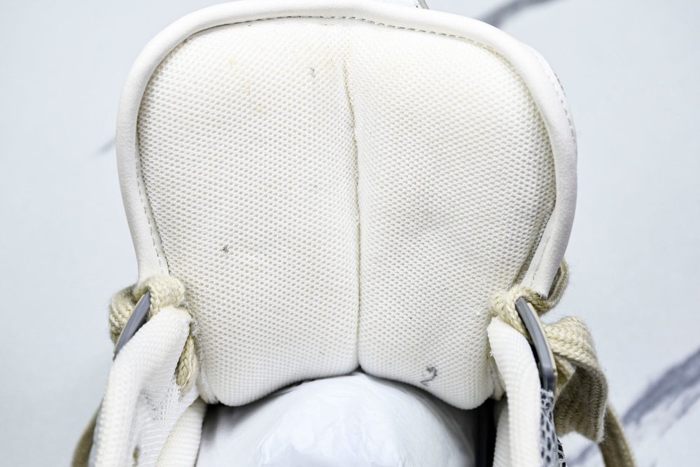 Travis Scott x D1or B713 Cactus Jack 'Beige Brown Python' - Image 12