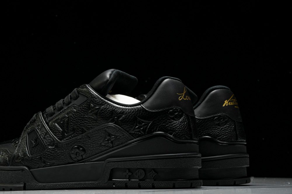 Louis Vuittоп Trainer Low 'Black Embossed Signature' - Image 8