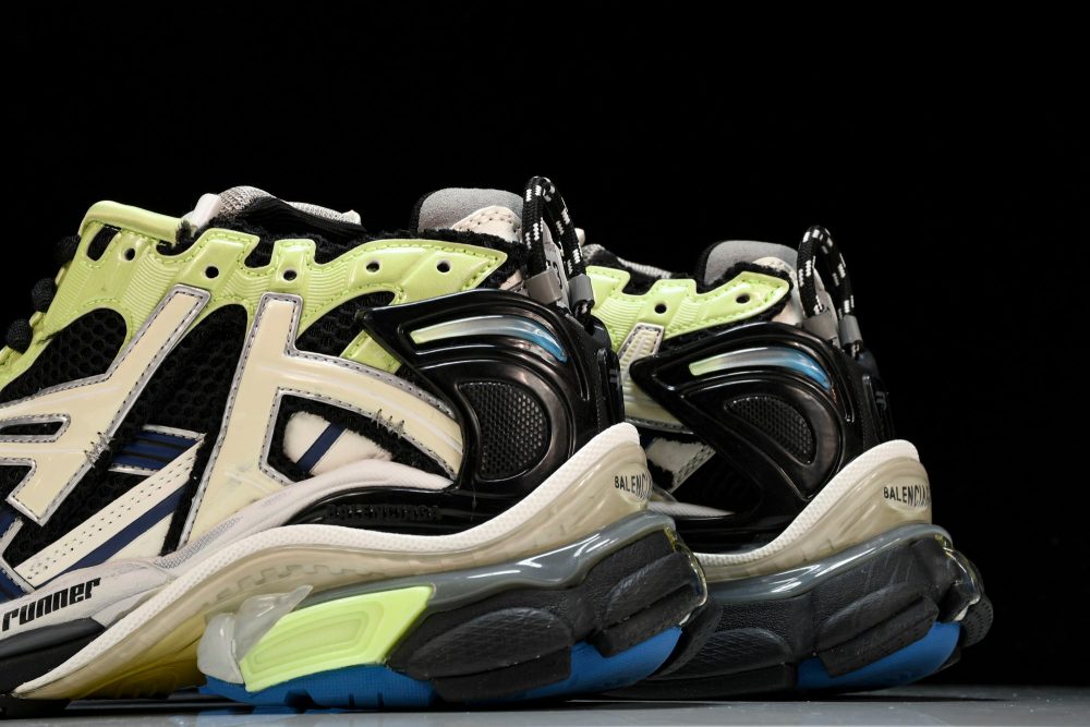 Runner 'Green Blue Grey Black' - Image 8
