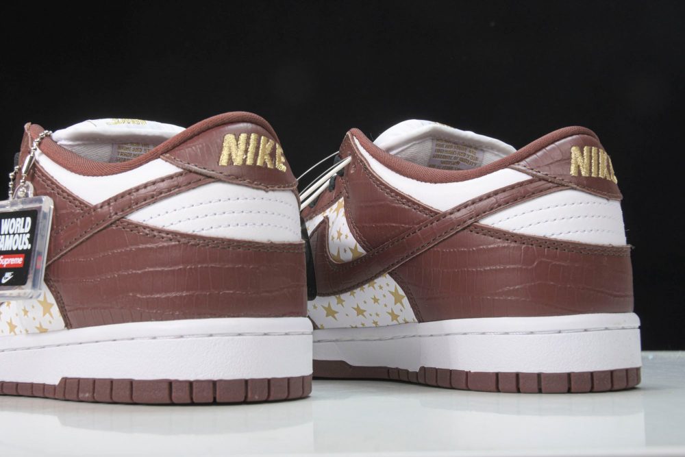 Supreme x SB Dnk Low Stars 'Barkroot Brown' - Image 8