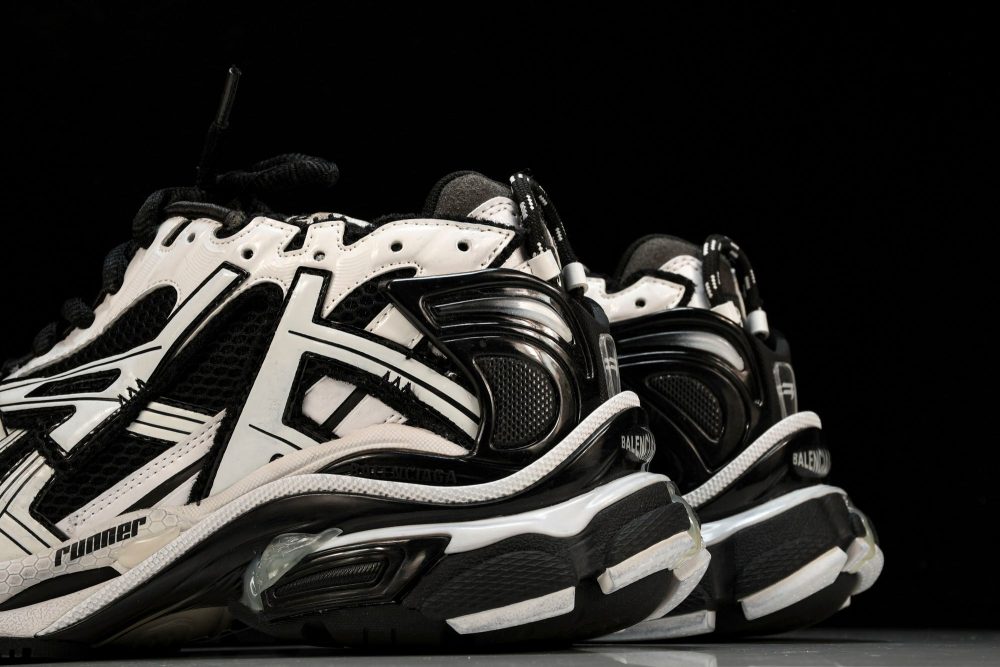 Runner 'White Black' - Image 8