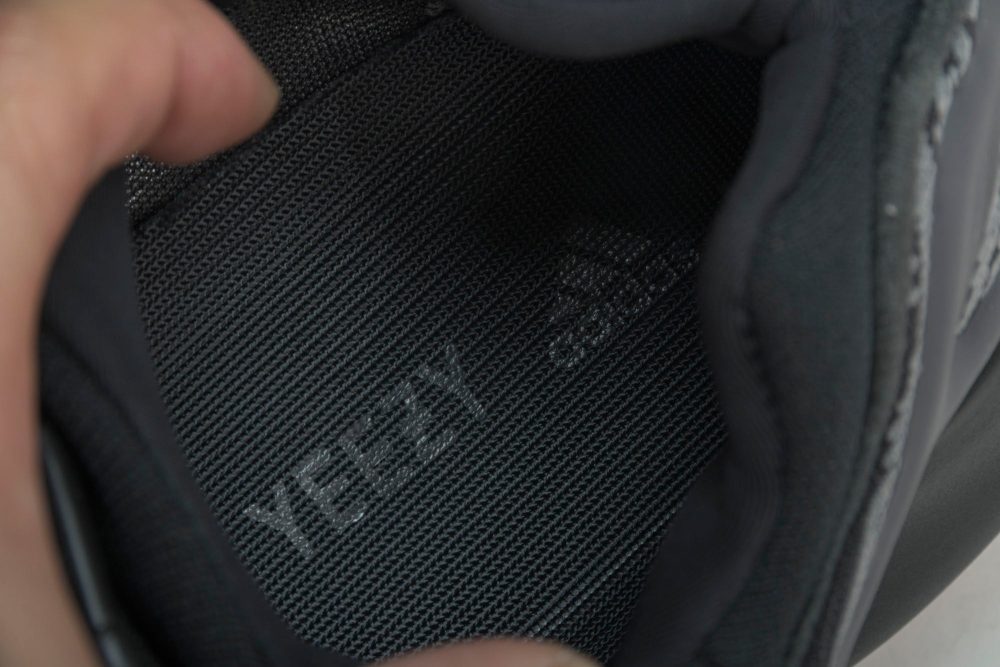 Yzy 700 V3 Alvah - Image 14