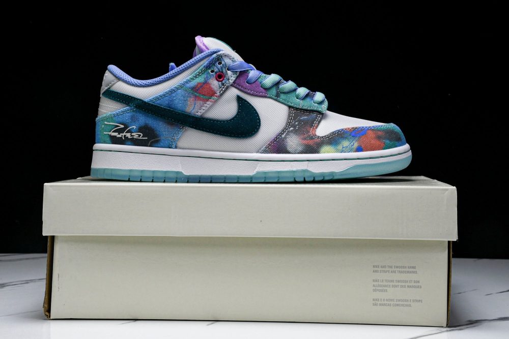 SB Dnk Low x Futura Laboratories 'Bleached Aqua' - Image 25