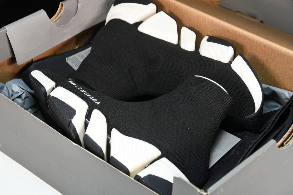 Speed 2.0 Trainers 'Black White' - Image 21