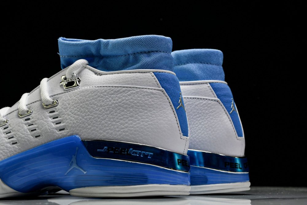 AJ17 Retro 'University Blue' (2024) - Image 8