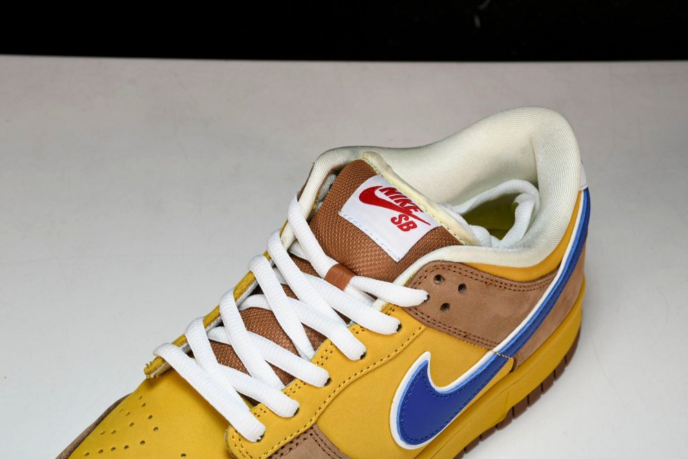 SB Dnk Low 'Newcastle Brown Ale' - Image 11