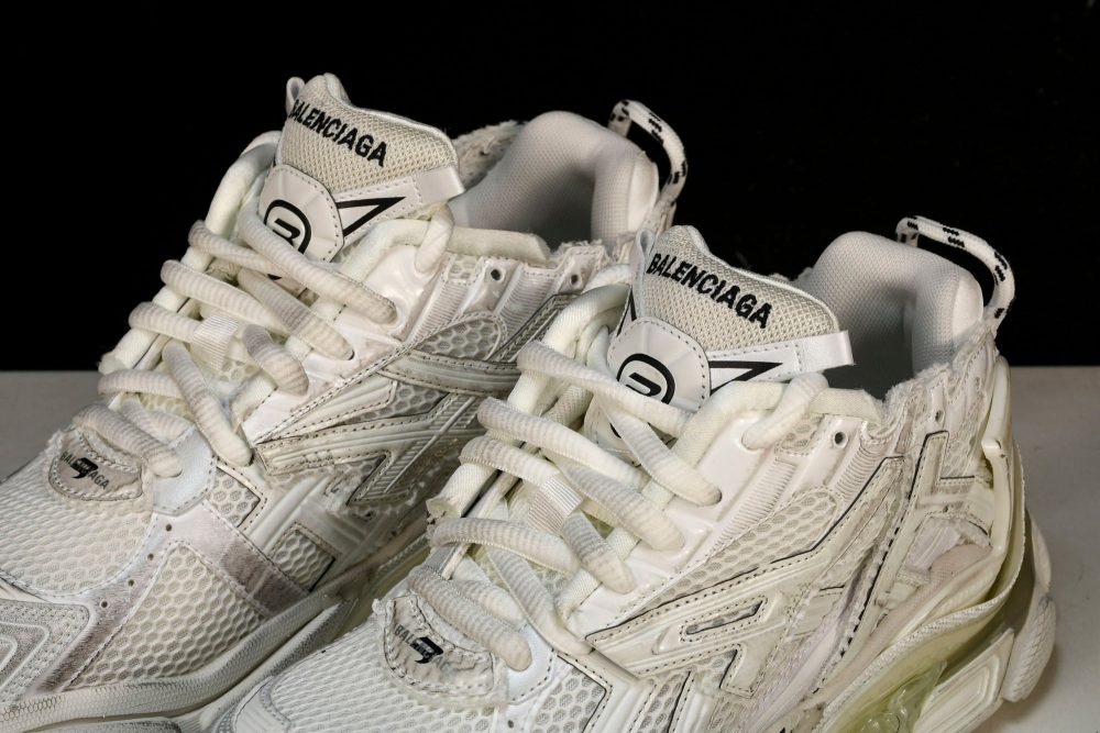 Runner 'White' - Image 21
