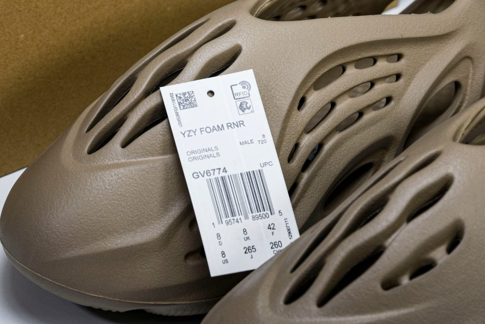 Yzy Foam RNNR 'Mist' - Image 15