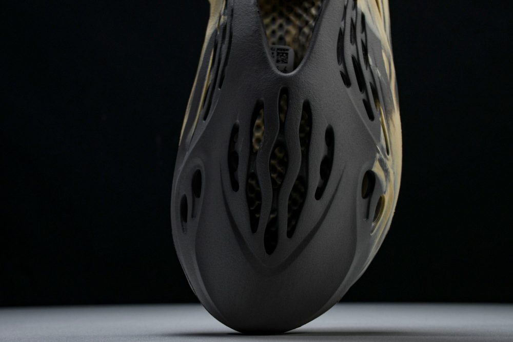 Yzy Foam RNNR 'MX Moon Grey' - Image 6