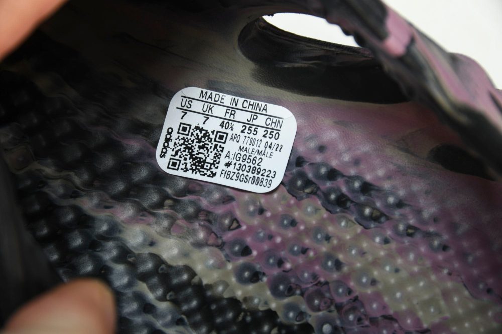 Yzy Foam RNNR 'MX Carbon' - Image 12