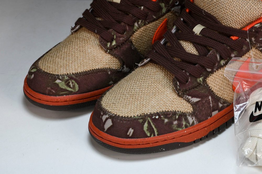 SB Dnk Low x Reese Forbes 'Hunter' - Image 18