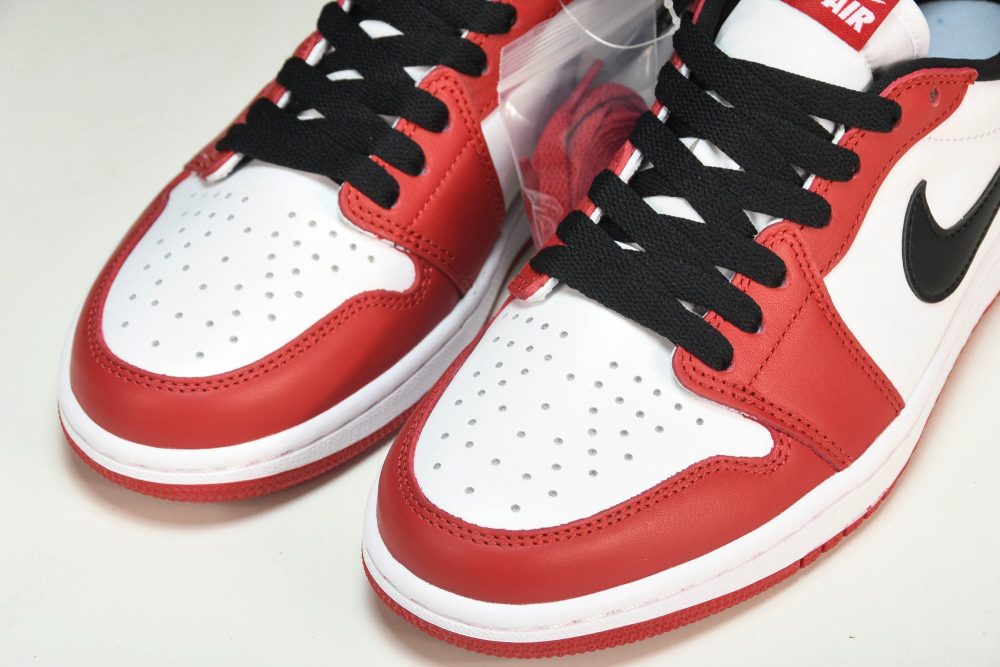 AJ1 Retro Low OG 'Chicago' - Image 23