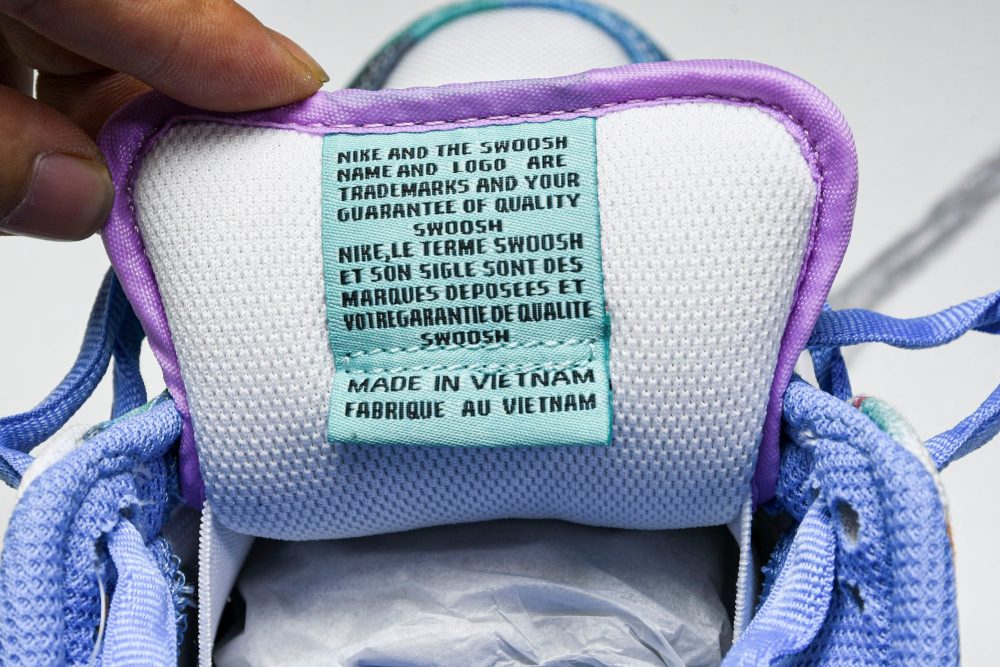 SB Dnk Low x Futura Laboratories 'Bleached Aqua' - Image 12
