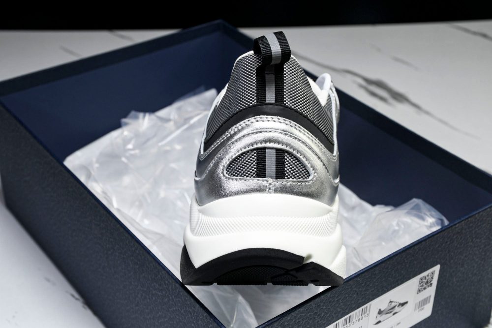 D1or B22 'Silver Black' - Image 21