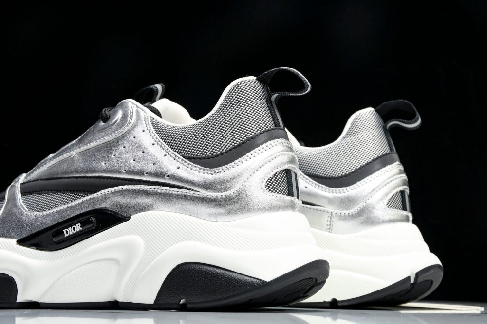 D1or B22 'Silver Black' - Image 6