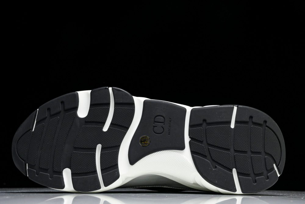 D1or B22 'Silver Black' - Image 35