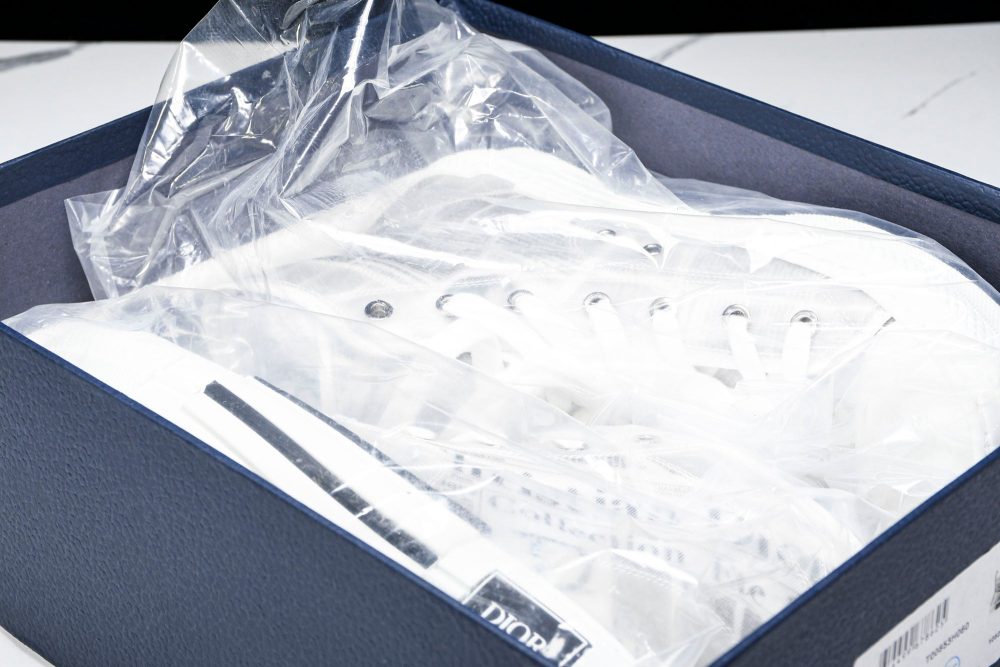 D1or B23 High ‘Newsprint’ - Image 32