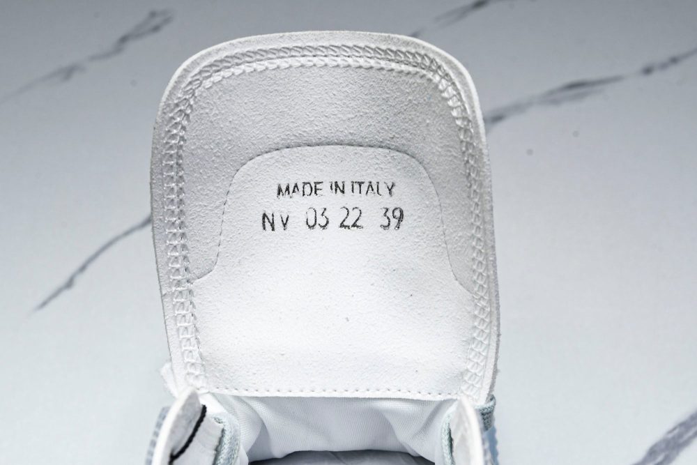 D1or B23 High x Daniel Arsham 'Light Blue' - Image 10