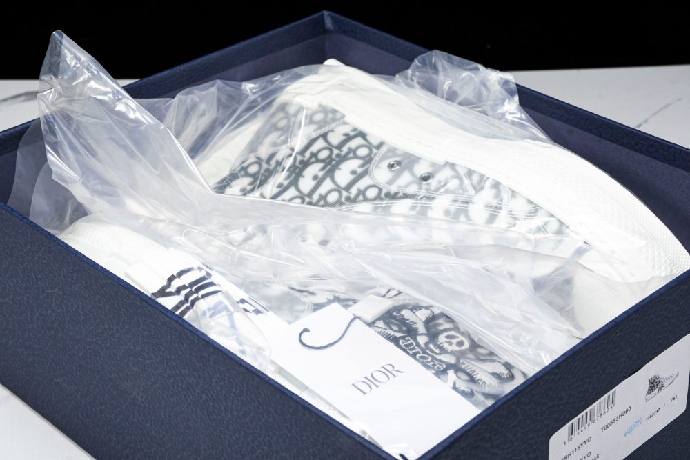 D1or B23 High x Shawn Stussy ‘Bee Embroidery Patch' - Image 25