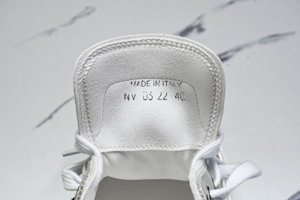 D1or B23 Low ‘Newsprint’ - Image 10