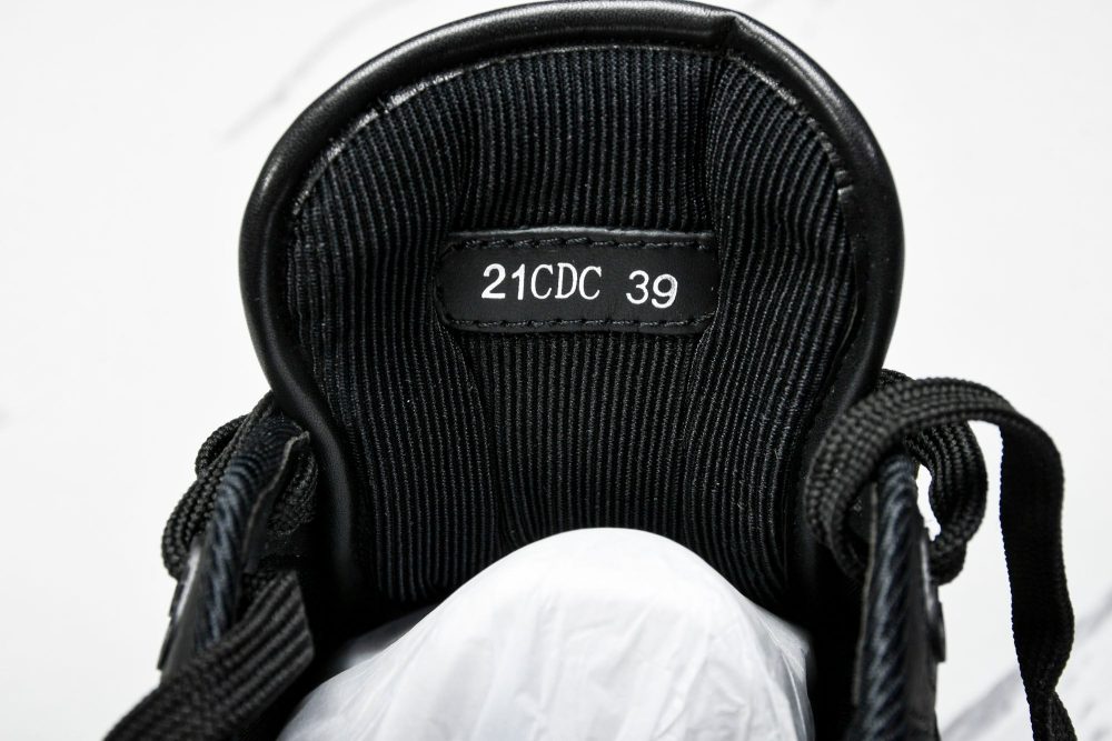 D1or B27 Low Gravity Leather 'Triple Black' - Image 10