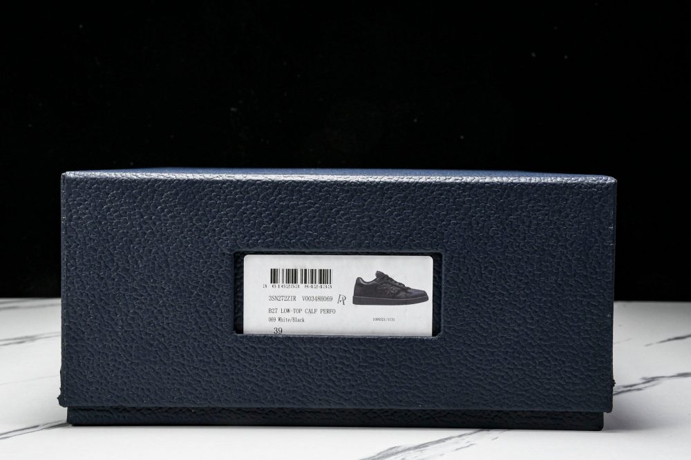 D1or B27 Low Gravity Leather 'Triple Black' - Image 31