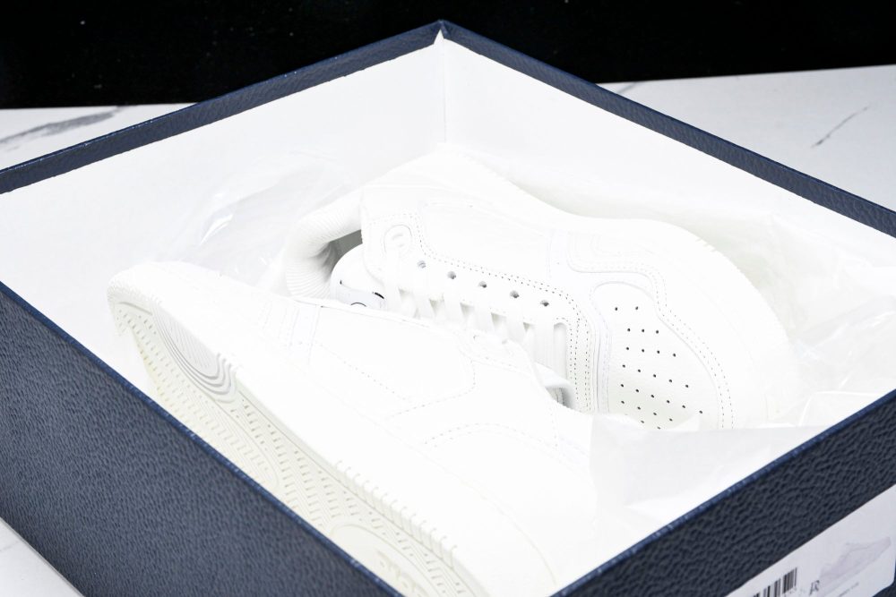 D1or B27 Low Gravity Leather 'Triple White' - Image 23