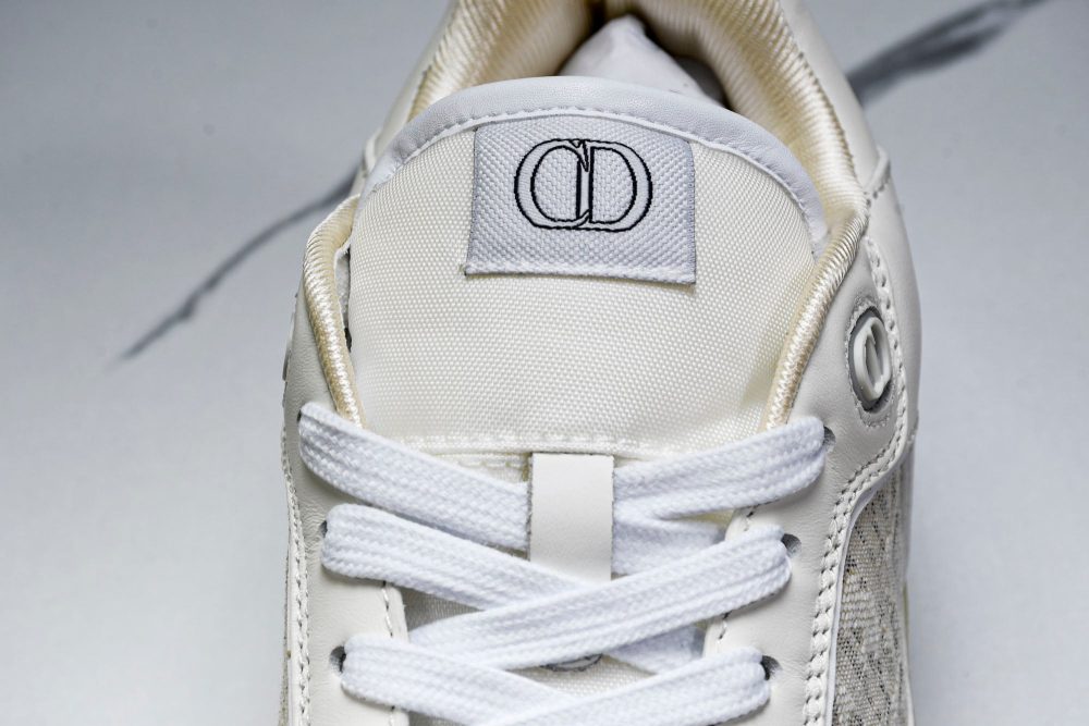 D1or B27 Low Oblique 'White Cream' - Image 5