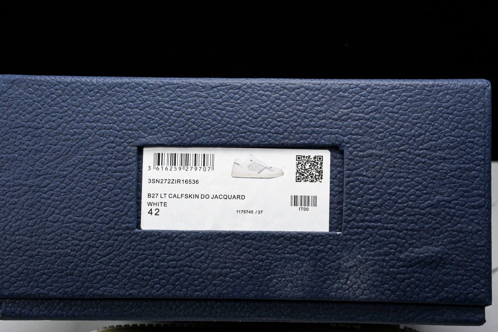 D1or B27 Low Oblique 'White Cream' - Image 32