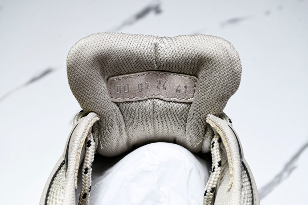D1or B44 Blade Sneaker 'Beige' - Image 9