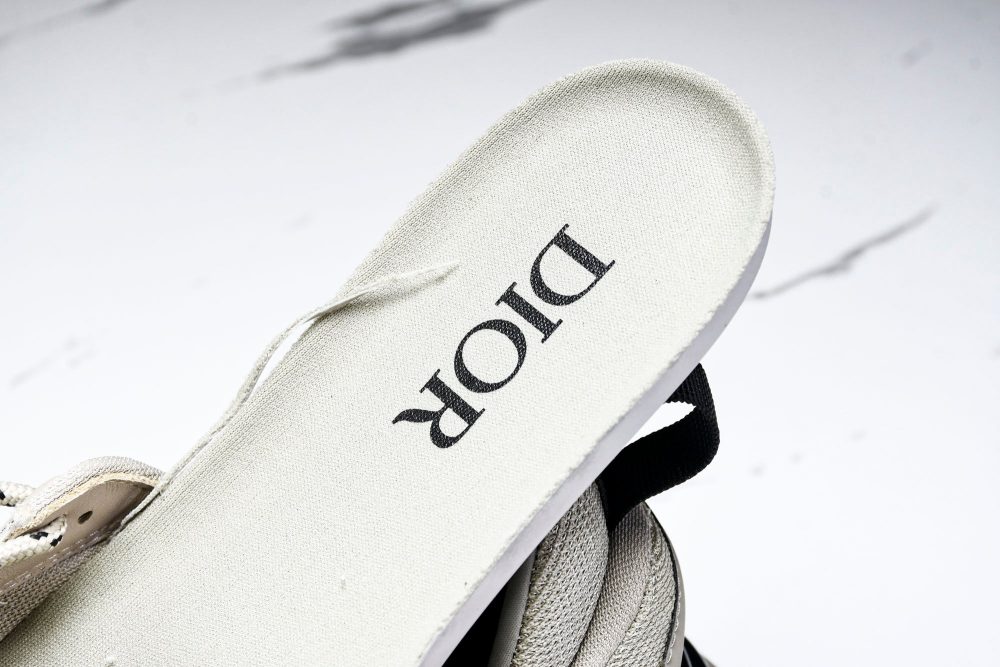 D1or B44 Blade Sneaker 'Beige' - Image 13