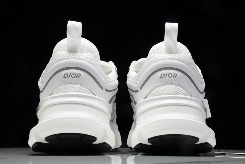 D1or B44 Blade Sneaker 'White' - Image 17