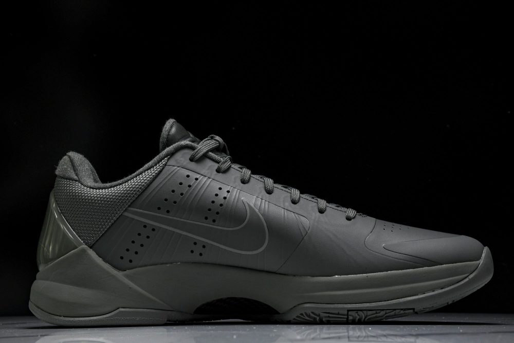 Kobe 5 'Fade to Black' - Image 3