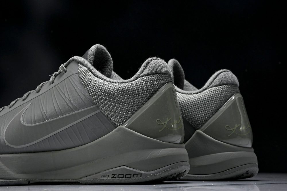 Kobe 5 'Fade to Black' - Image 10