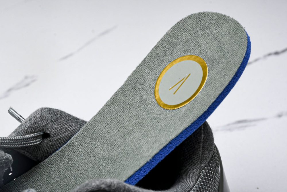 Kobe 5 'Fade to Black' - Image 13