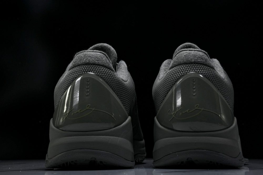 Kobe 5 'Fade to Black' - Image 6