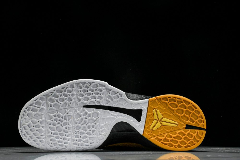 Kobe 6 'Lightning' - Image 6