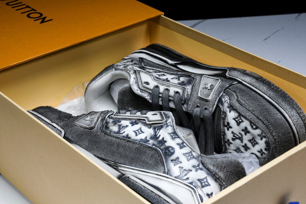 Louis Vuittоп Trainer Low 'Black Distressed' - Image 14