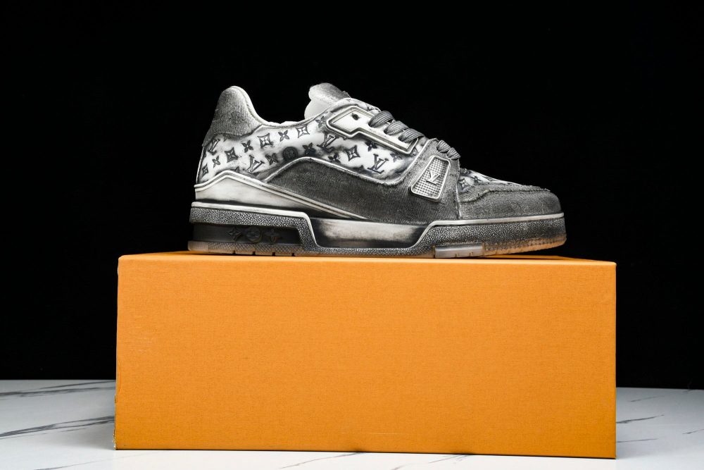 Louis Vuittоп Trainer Low 'Black Distressed' - Image 24